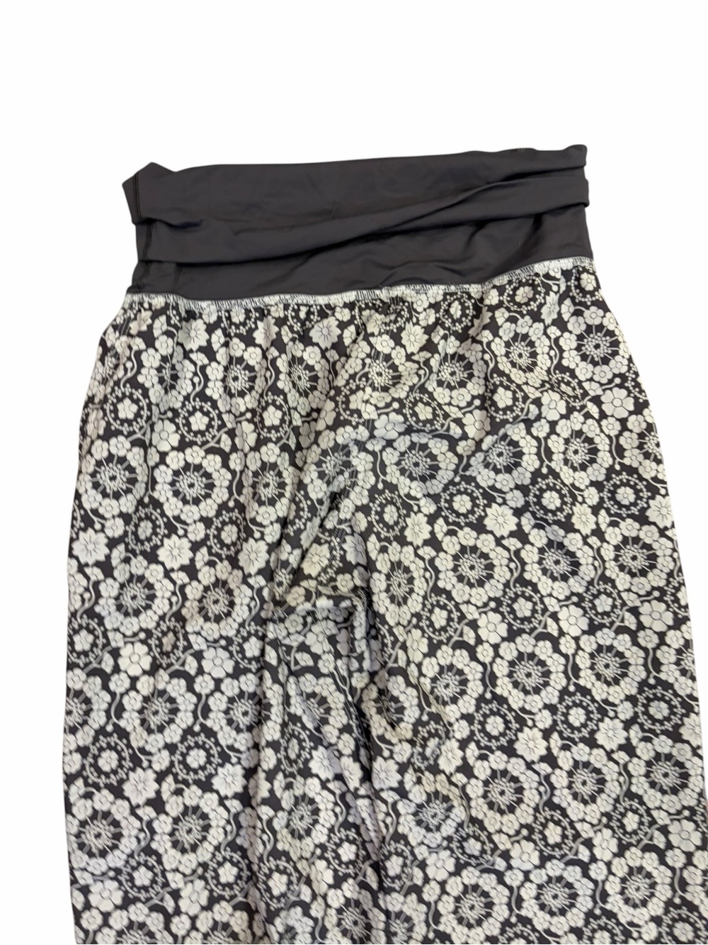 Lululemon OM Pants Gray Nimby Floral Size 4 - Picture 7 of 8